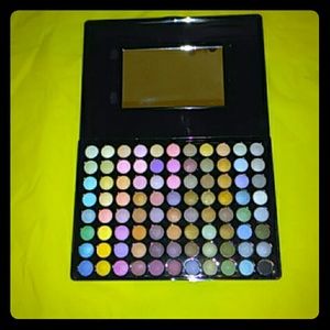 88 Tropical Matte eyeshadow palette